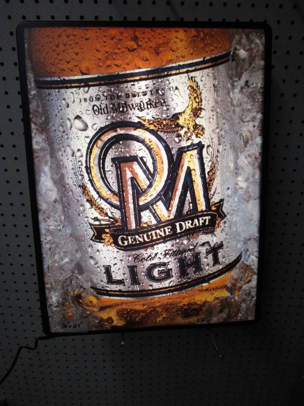 lot 26 image: Old Milwaukee Beer Light
