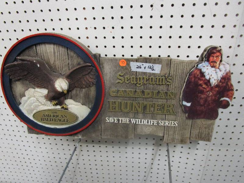 lot 70 image: Seagrams Canadian Hunter The American Bald EagleSave The Wildlife Series Plastic Styrfoam