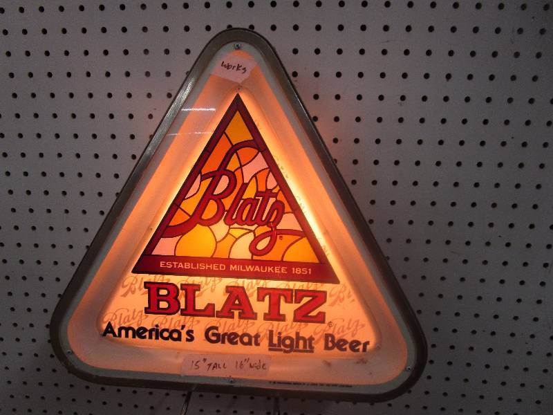 lot 88 image: Blatz Light