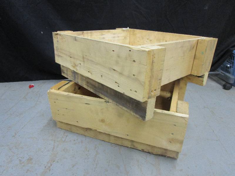 lot 126 image: 2 Stackable Planter Boxes