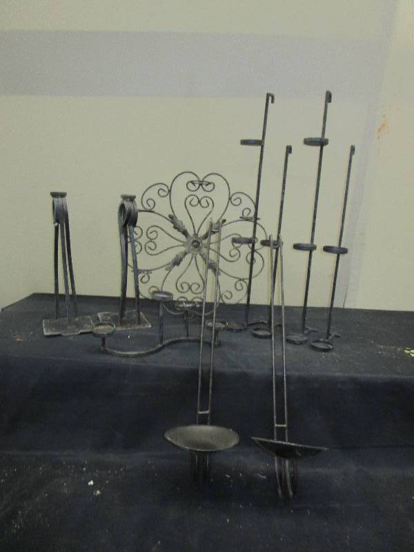 lot 130 image: Metal Dcor