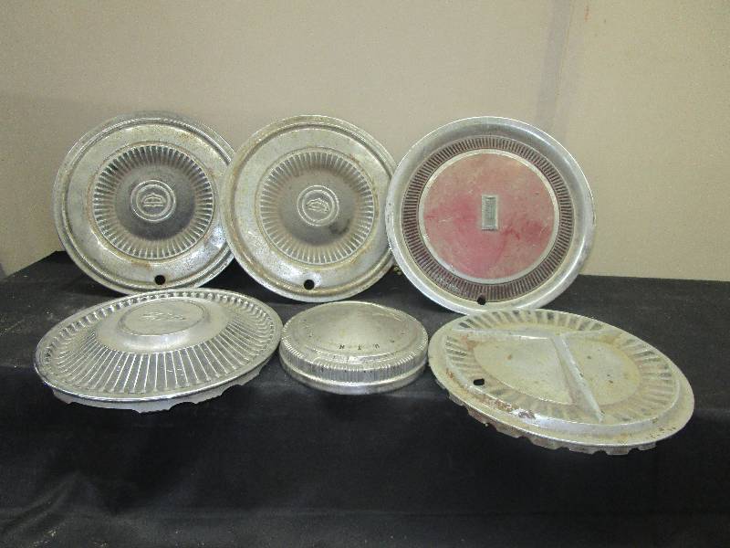 lot 132 image: Various Hubcaps