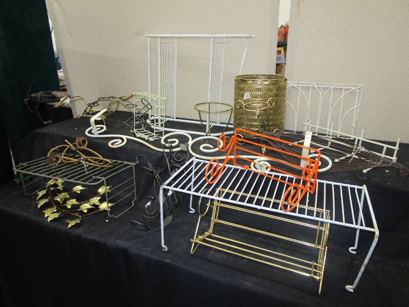 lot 136 image: Various Metal Dcor