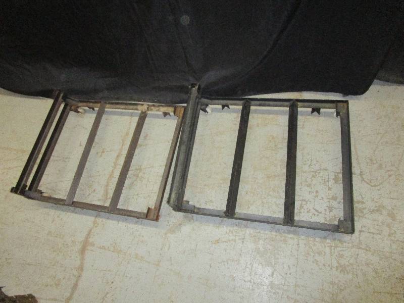 lot 153 image: 2-Carts with Wheels