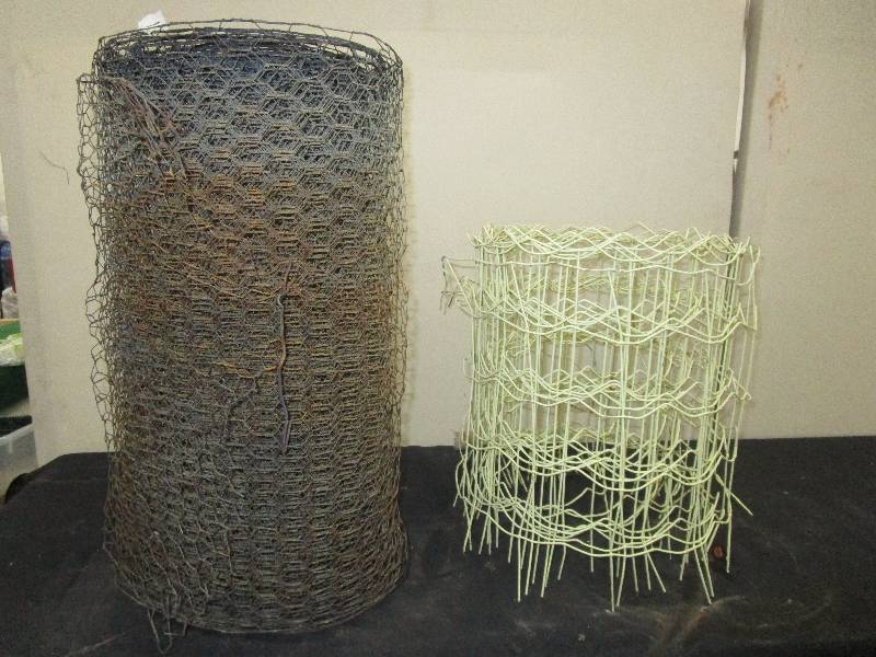 lot 174 image: Chicken Wire 22 white 14 12 tall