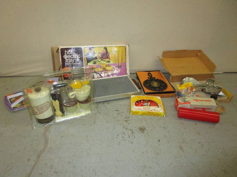 lot 197 image: Varous Kitchen Items