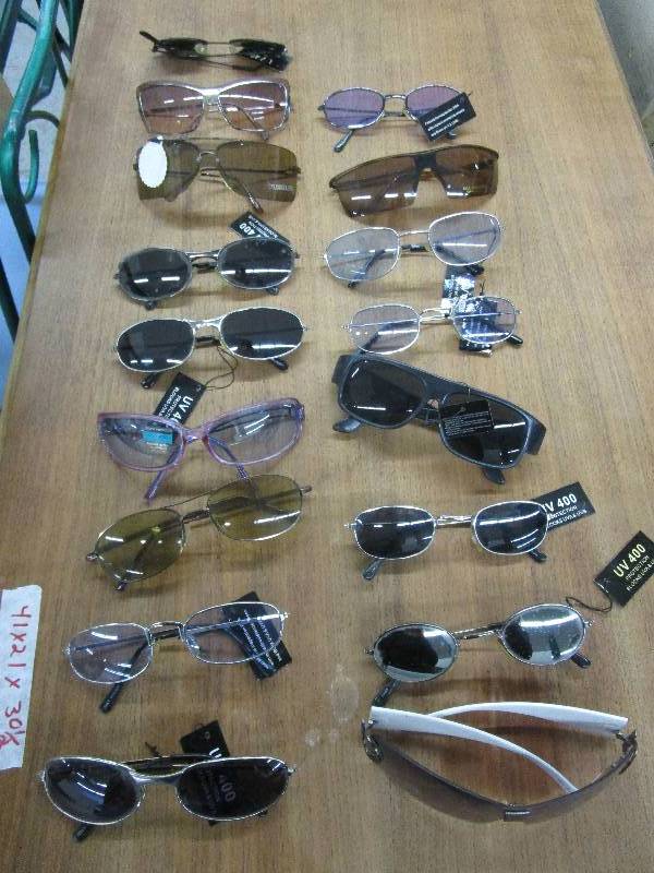lot 199 image: 24 plus New Sunglasses