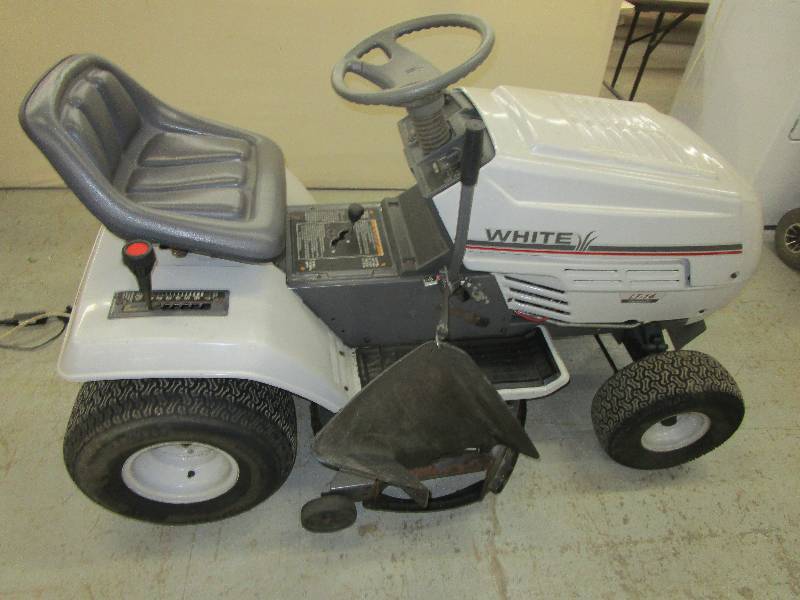 lot 203 image: White LT-14 Riding Lawn Mower 38 Deck Works Good