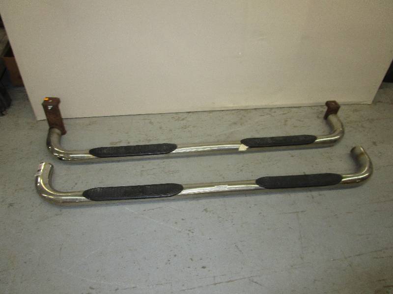 lot 212 image: 77 Nerf BarsSteps