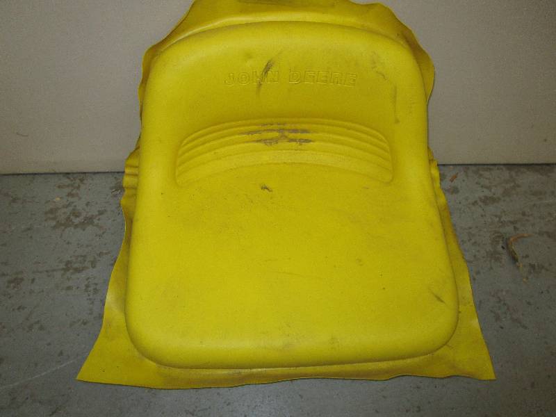 lot 214 image: John Deere Seat (no Frame)