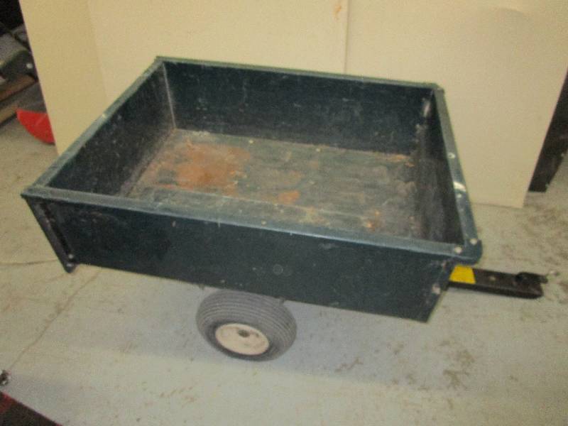 lot 227 image: Pull Behind dumping Agri-Fab 10 utility trailer (1 tire little low)