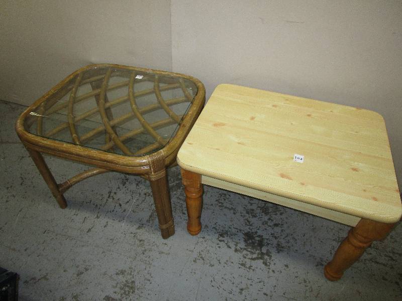 lot 231 image: 2-End Nice Tables
