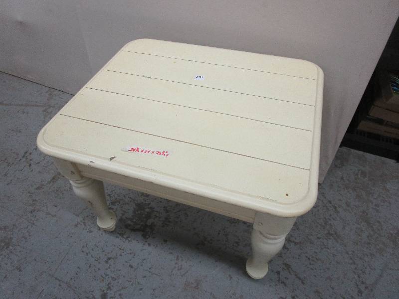 lot 232 image: End Table