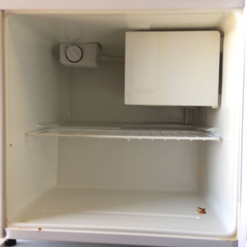 lot 7 image: Kenmore Compact Refrigerator Model No. 564.91171100 - Great Condition