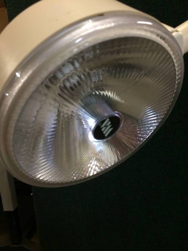 lot 16 image: Welch Allyn 44100 Goose Neck Diagnostic Procedure Exam Lamp Light