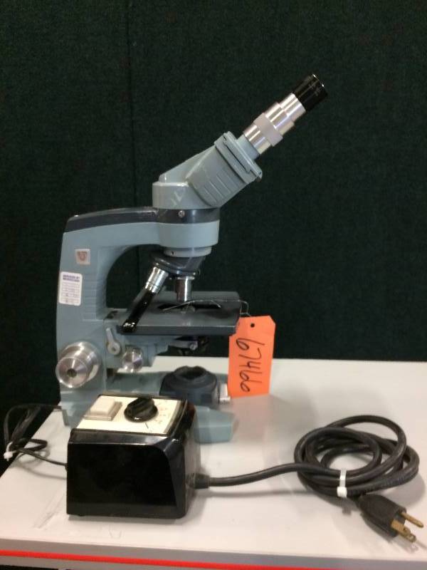 lot 50 image: American Optical AO Spencer Microscope