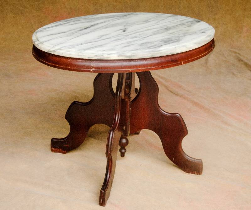 lot 9 image: Vintage Lovely Victorian East Lake Mahogany Oval Italian Beveled Heavy Marble Top End Side Table 