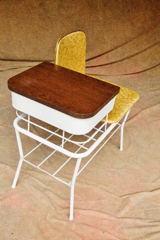 lot 48 image: Fantastic&nbspMid Century Modern Atomic Retro 50s Eames Era Gossip Bench Telephone Table -What A Fun Find  Even A Place For The Telephone Book And Knick Knacks  Everything Is In Amazing Excellent Condition