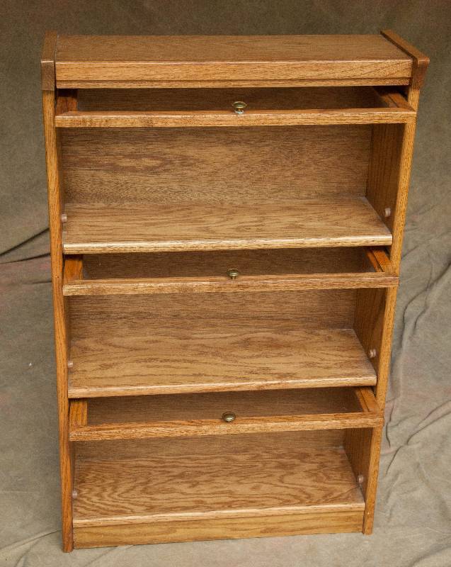 lot 21 image: Eagle Industries Barristers Lawyers Arts And Crafts Mission Oak 3 Glass Door Bookcase Shelving - Excellent Condition