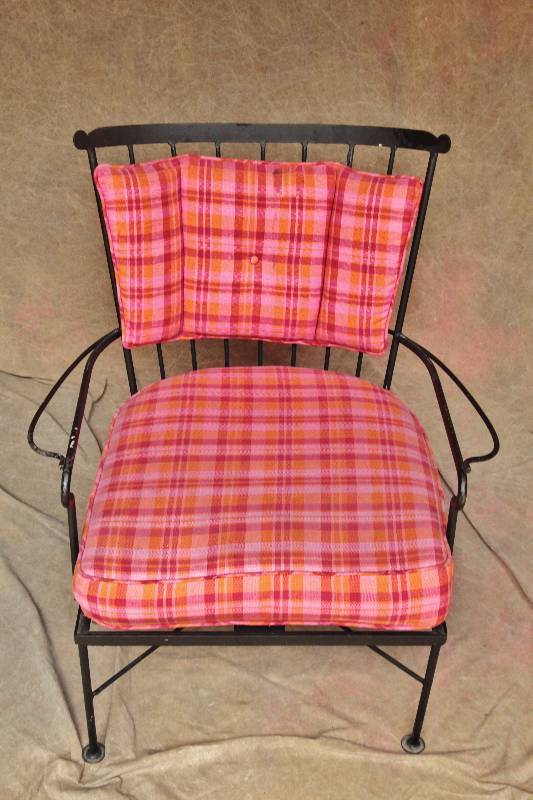 lot 46 image: Antique Large Wrought Iron Patio Porch Chair Seat With Cushion & Fabric Back Panel - Vintage Condition