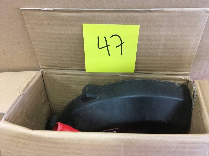 lot 47 image: HOMELITE 13 in. 4 Amp Straight Electric String Trimmer USED