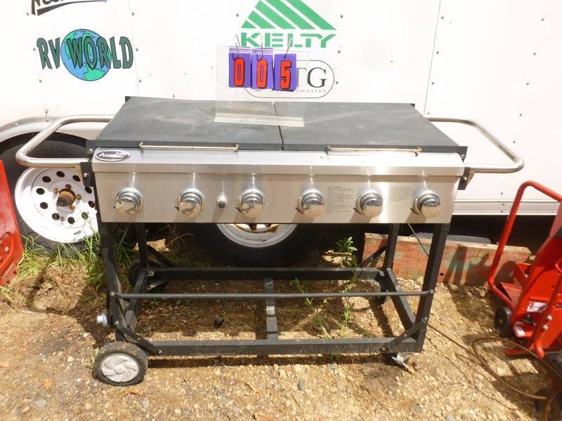 SnS Auctions # 323 Misc Summer equipment & automobila