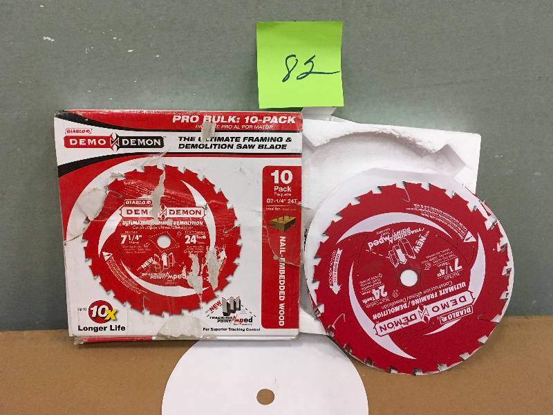 lot 82 image: Diablo D0724DB10 7-14 in. 24-Tooth Demo Demon FramingDemolition Saw Blade in good condition missing 3