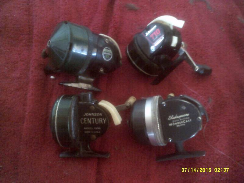 lot 24 image: 4 COLLECTIBLE CLOSED FACED REELS