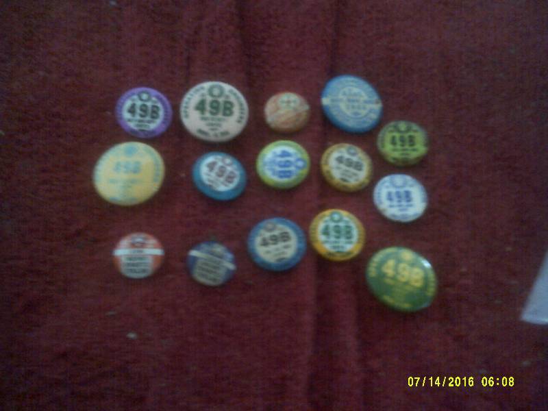 lot 47 image: 15 VINTAGE ENGINEERING BUTTONS