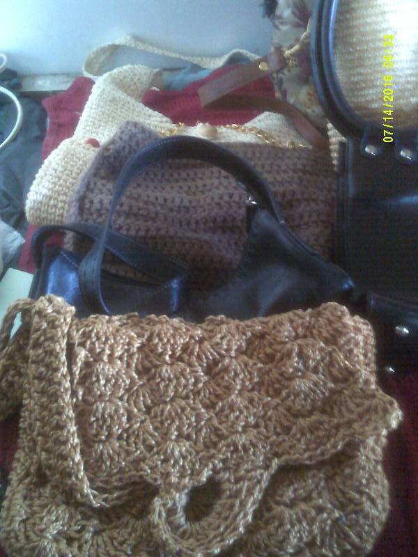 lot 51 image: MULTIPLE HAND BAGS