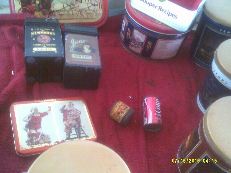 lot 66 image: VINTAGE TINS
