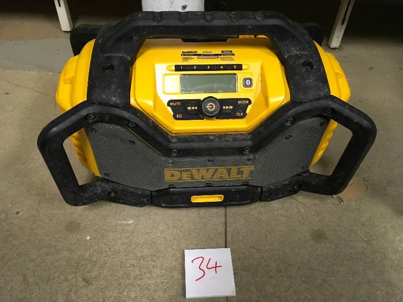 DeWalt 20-Volt MAX or FLEXVOLT 60-Volt MAX Lithium-Ion Battery Charger and Bluetooth Radio Not Used