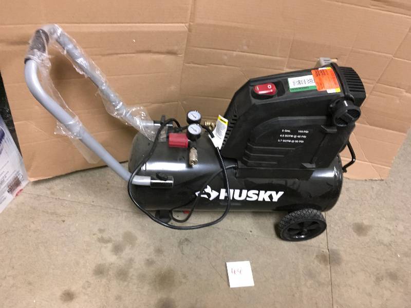 HUSKY 8G 150 PSI Hotdog Air Compressor Not Used