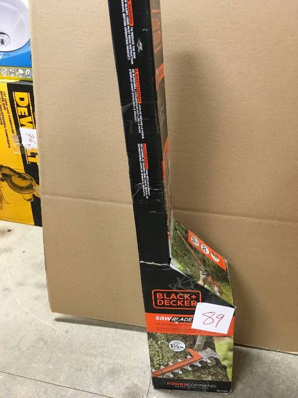 Black & Decker 20 in. 3.8-Amp Corded Electric Hedge Trimmer Not Used