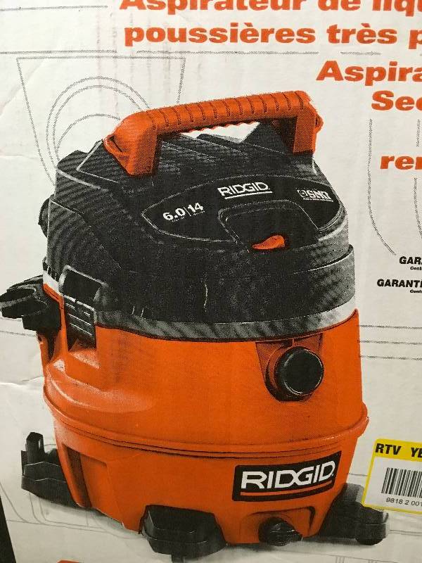 RIDGID 14 Gal. 6.0-Peak HP Wet Dry Vac with Auto Detail Kit Not Used
