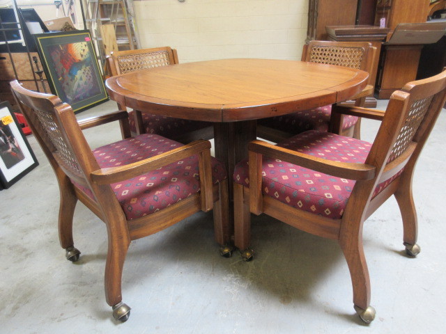 lot 108 image: KITCHEN TABLE