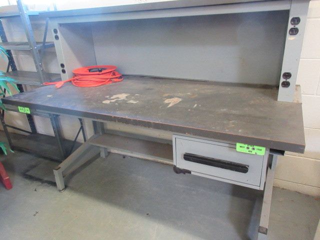 lot 133 image: WORKBENCH WITH POWER