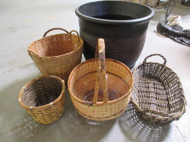 lot 153 image: BASKETS AND PLANTER