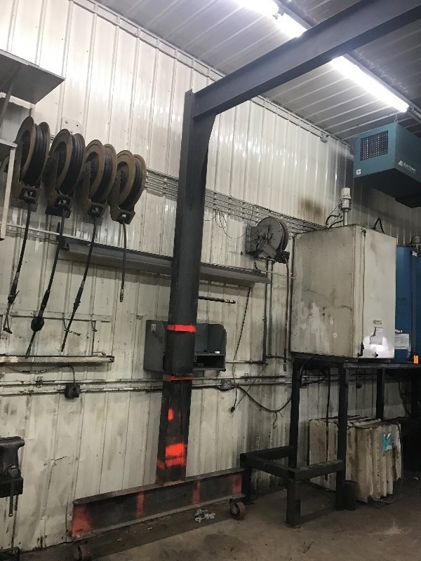 Commercial Rolling Hoist  Gantry