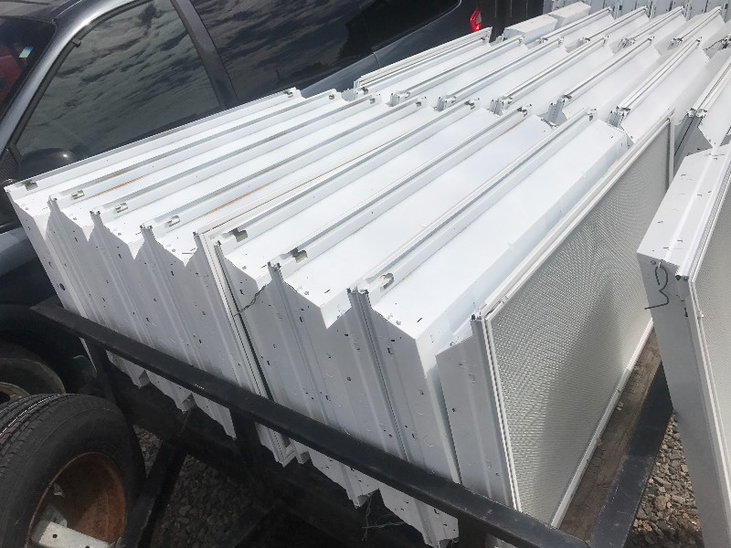 Lot Of (21) Fluorescent Lights