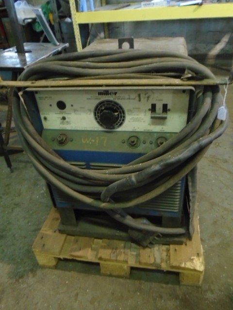 lot 20 image: Miller Welder
