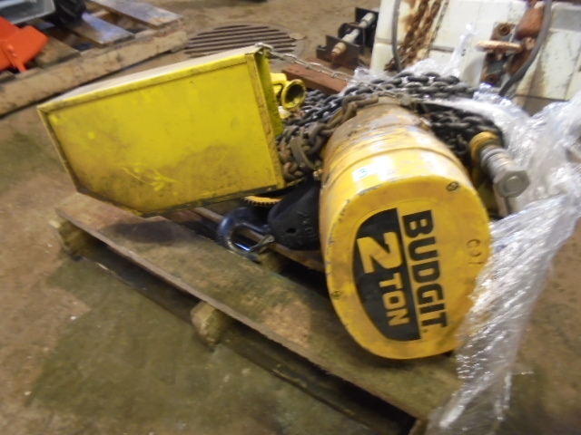 lot 3 image: Chain Hoist