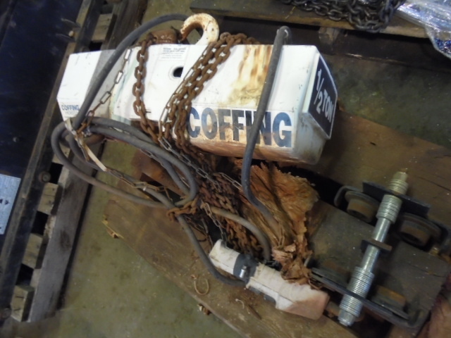 lot 4 image: Chain Hoist