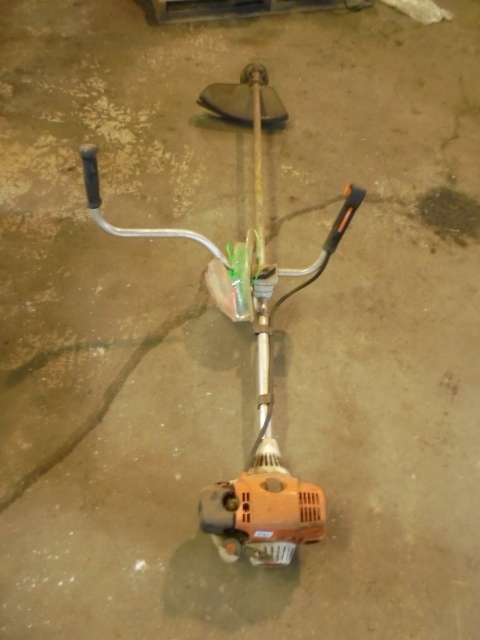 lot 16 image: Stihl  Professional Weed Whip