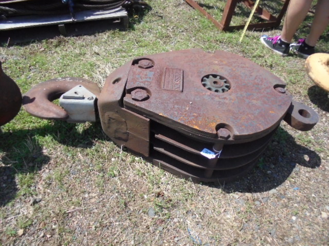 lot 30 image: Mckissick  Snatch Block
