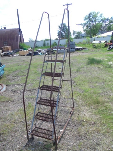 lot 33 image: Portable Stairs