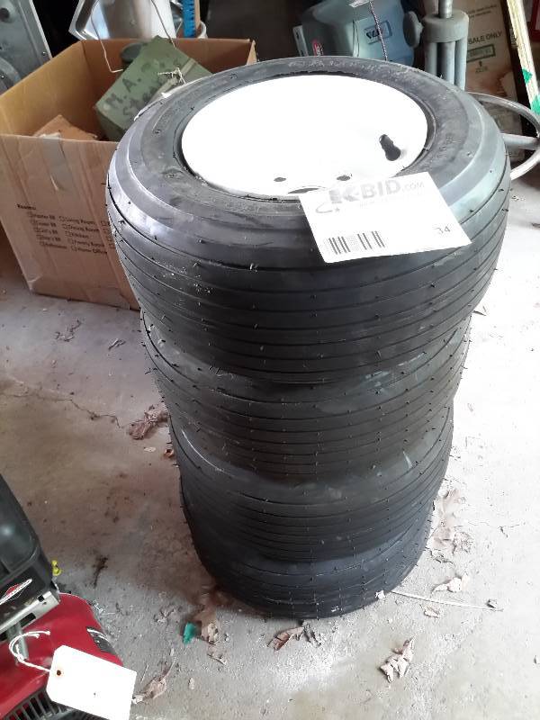 lot 34 image: 4 Carlisle Tires