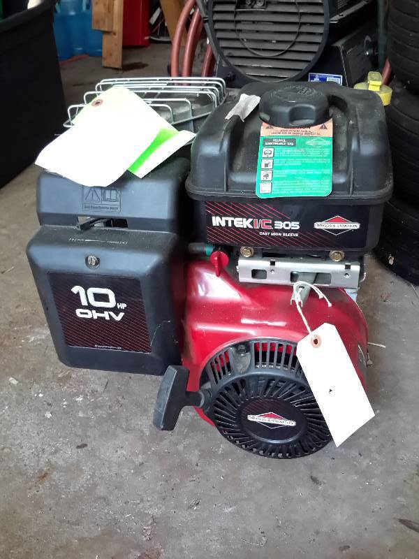 lot 32 image: Briggs & Stratton Intek IC 305 Motor