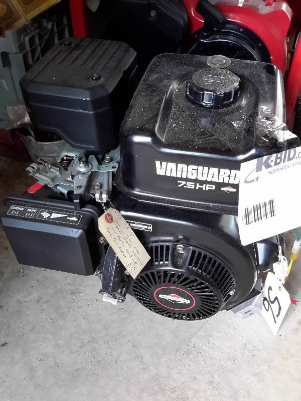 lot 42 image: Briggs & Stratton Vanguard 7.5 HP Motor