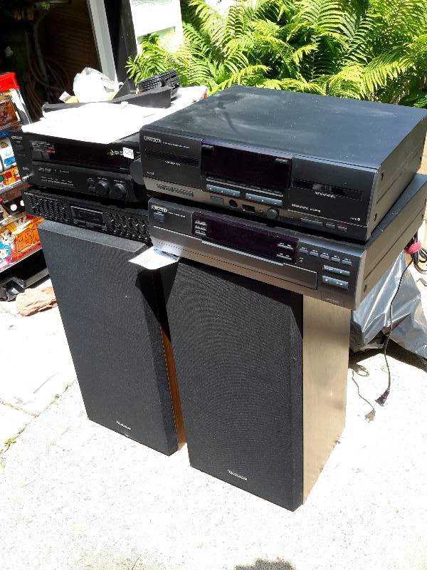 lot 14 image: Kenwood Home Entertainment system